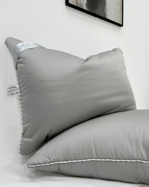 Гипоаллергенная подушка Hugs Grey