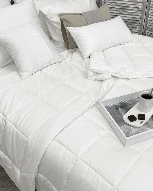 Гипоаллергенное одеяло Eucaliptus Satin легкое