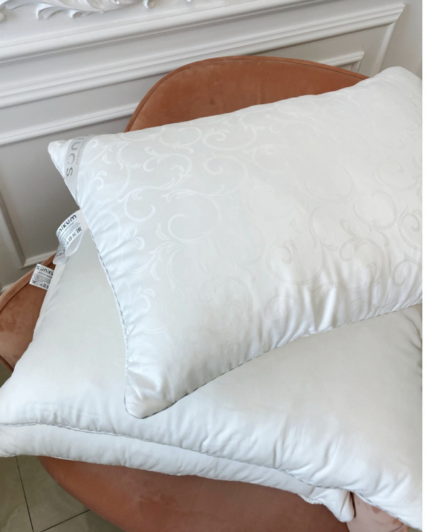 Подушка из натурального шелка Silk Satin