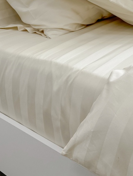 Постельное белье Stripe Cream с простыней на резинке