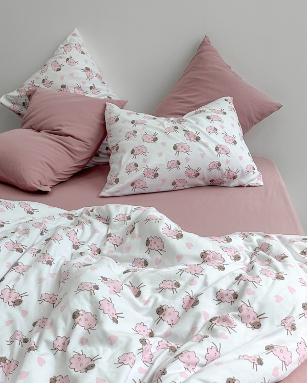 Постельное белье трикотаж Pinky Sheep с простыней на резинке