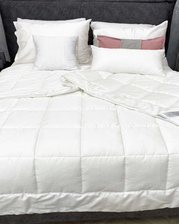 Гипоаллергенное одеяло Bamboo Satin легкое