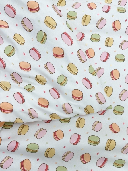 Постельное белье трикотаж Macaroons с простыней на резинке