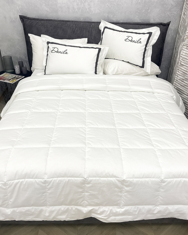 Гипоаллергенное одеяло Base Satin легкое