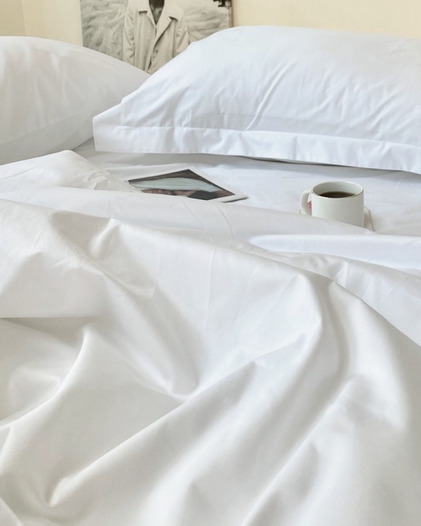 Постельное белье White Basic с простыней на резинке