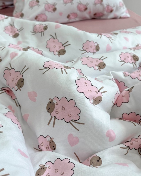 Постельное белье трикотаж Pinky Sheep с простыней на резинке